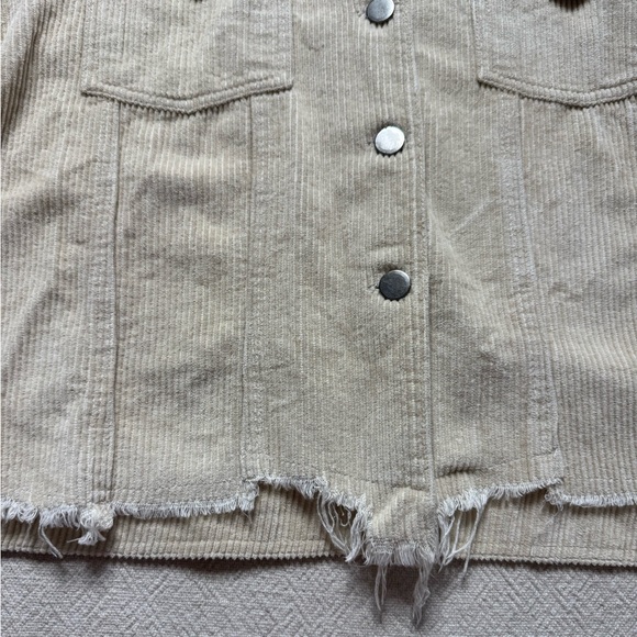 12th Tribe Cream Corduroy Crop Asymmetric Raw Hem Trucker Jacket M - Picture 3 of 8